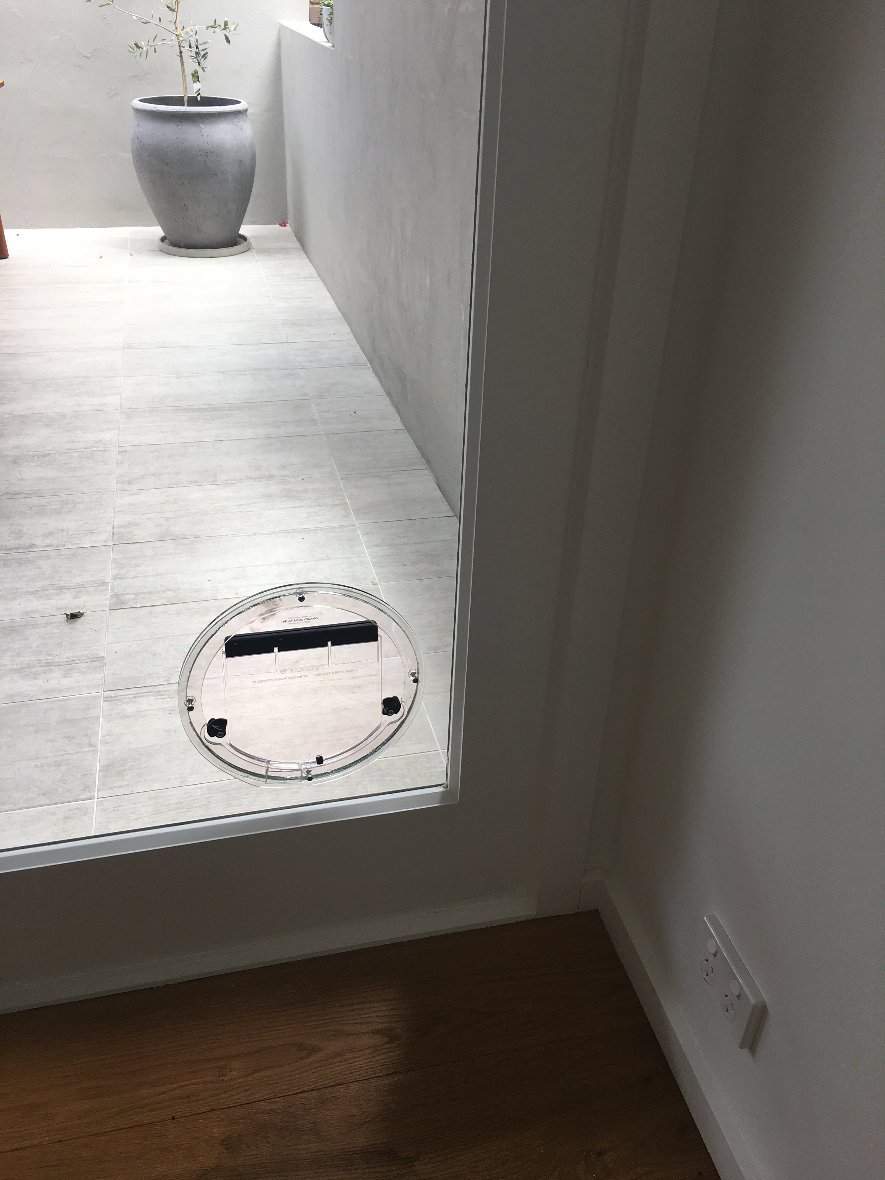 We specialise in installing cat doors in glass. With our expertise, we ensure seamless integration while maintaining the integrity of your glass surfaces.